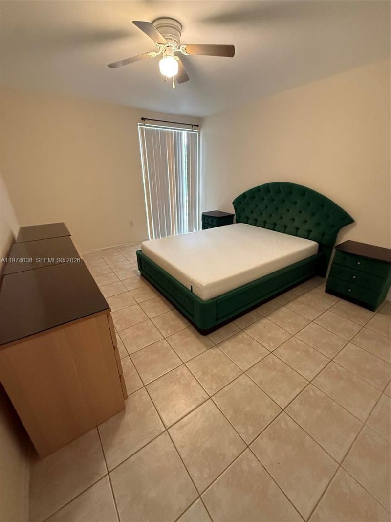 17620 Atlantic Blvd , Unit 217, Sunny Isles Beach, FL 33160 Photo