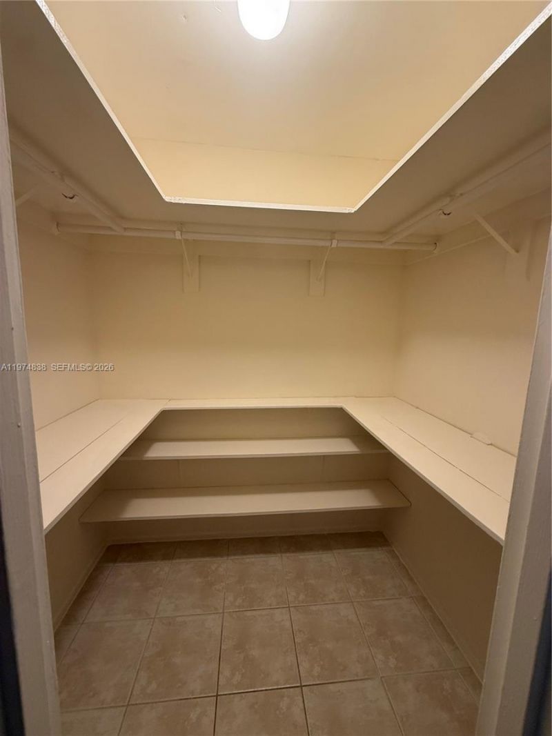 17620 Atlantic Blvd , Unit 217, Sunny Isles Beach, FL 33160 Photo