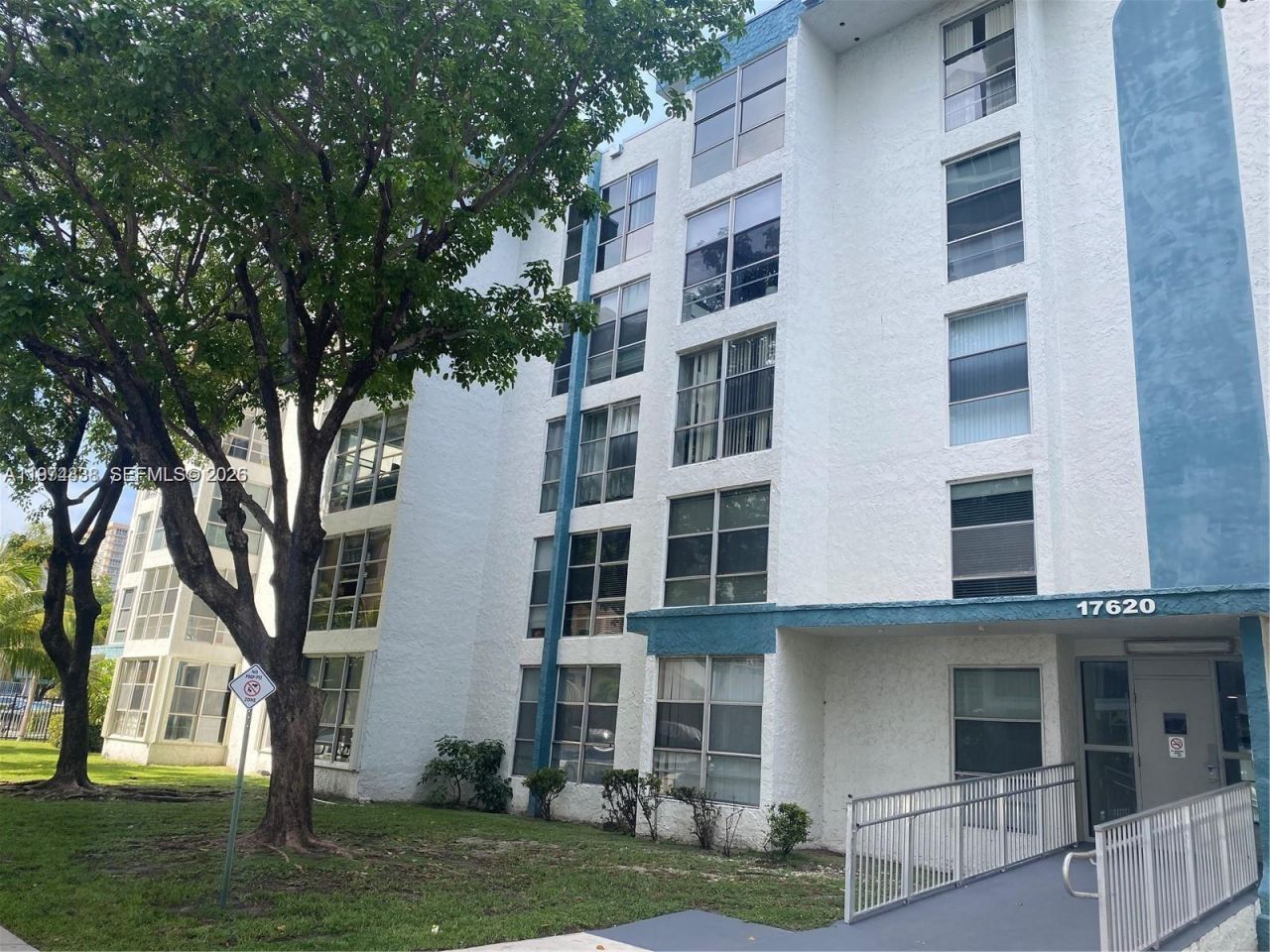 17620 Atlantic Blvd , Unit 217, Sunny Isles Beach, FL 33160 Photo