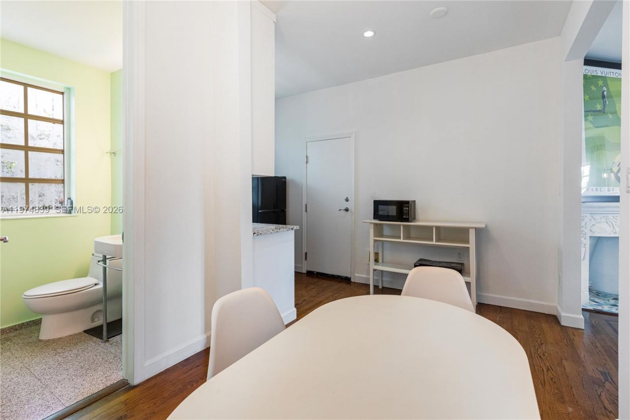 439 15th St , Unit 15, Miami Beach, FL 33139 Photo