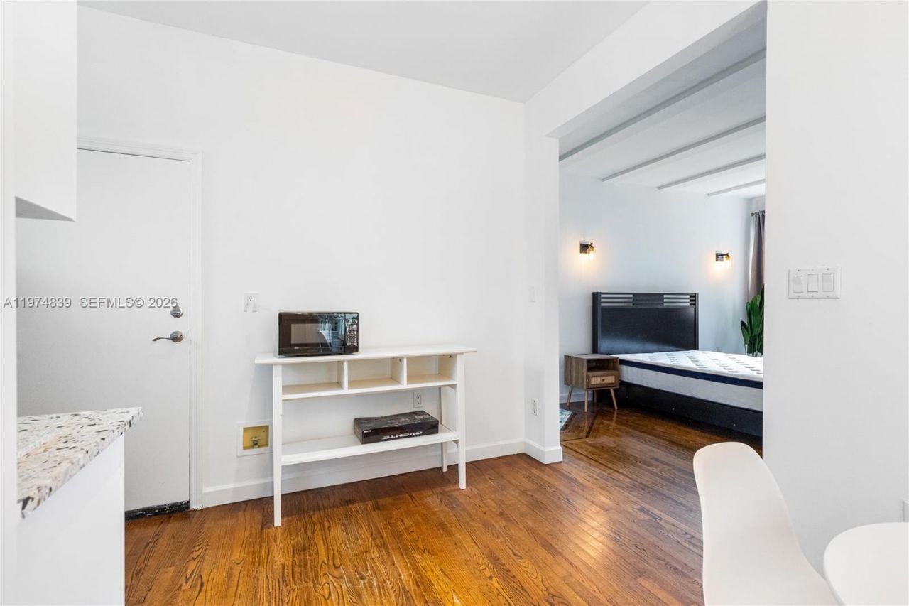 439 15th St , Unit 15, Miami Beach, FL 33139 Photo