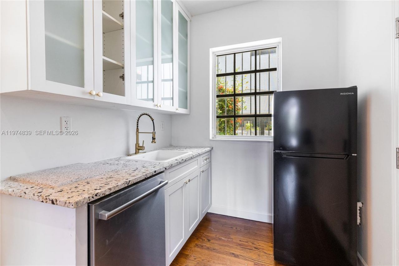 439 15th St , Unit 15, Miami Beach, FL 33139 Photo