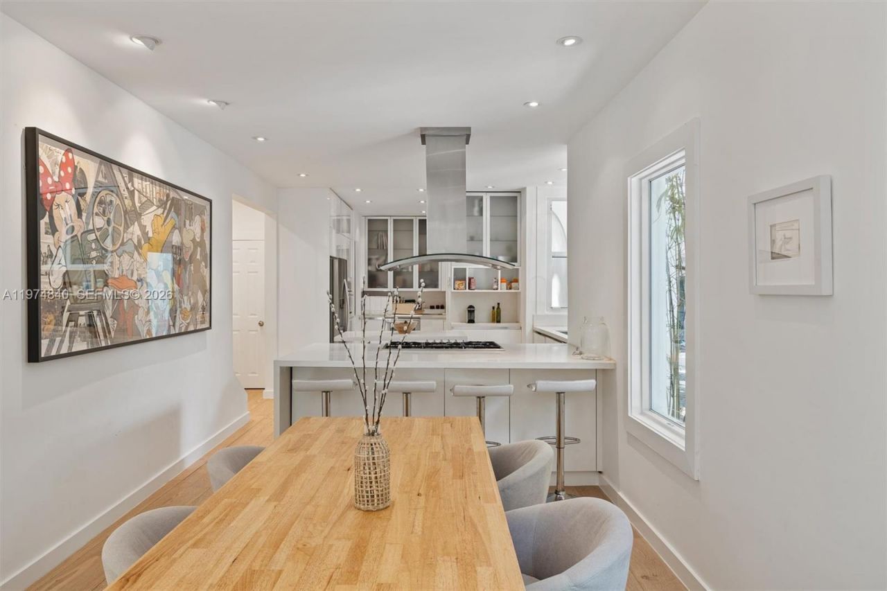 4286 S Douglas Rd , Miami, FL 33133 Photo