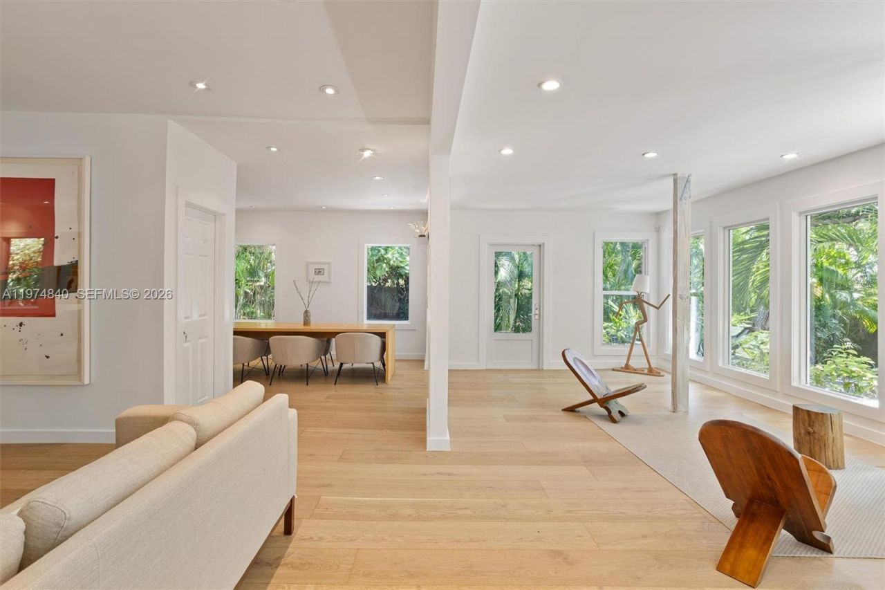 4286 S Douglas Rd , Miami, FL 33133 Photo