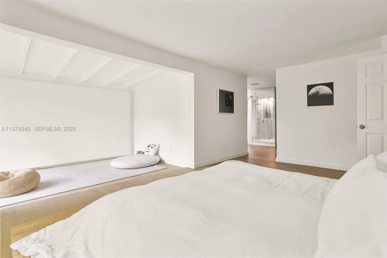 4286 S Douglas Rd , Miami, FL 33133 Photo