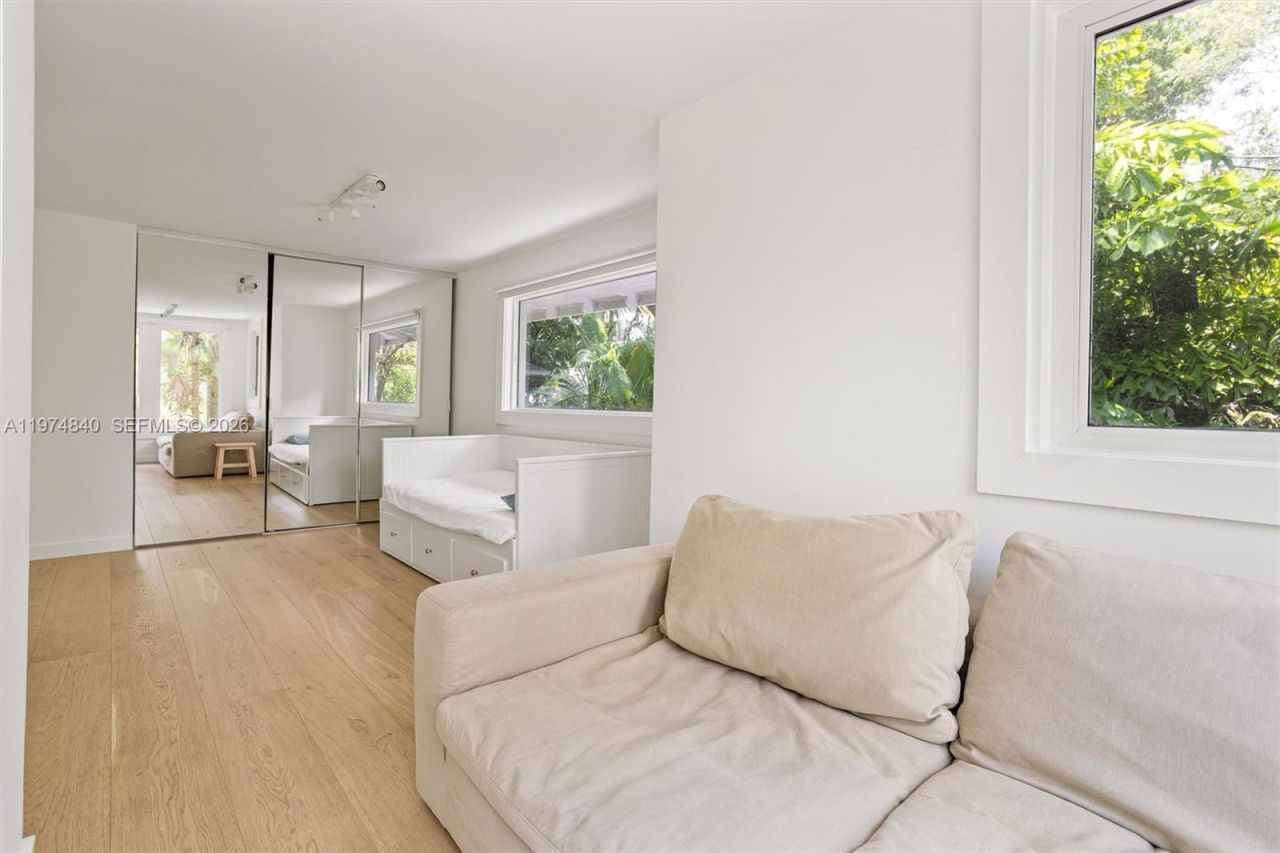 4286 S Douglas Rd , Miami, FL 33133 Photo