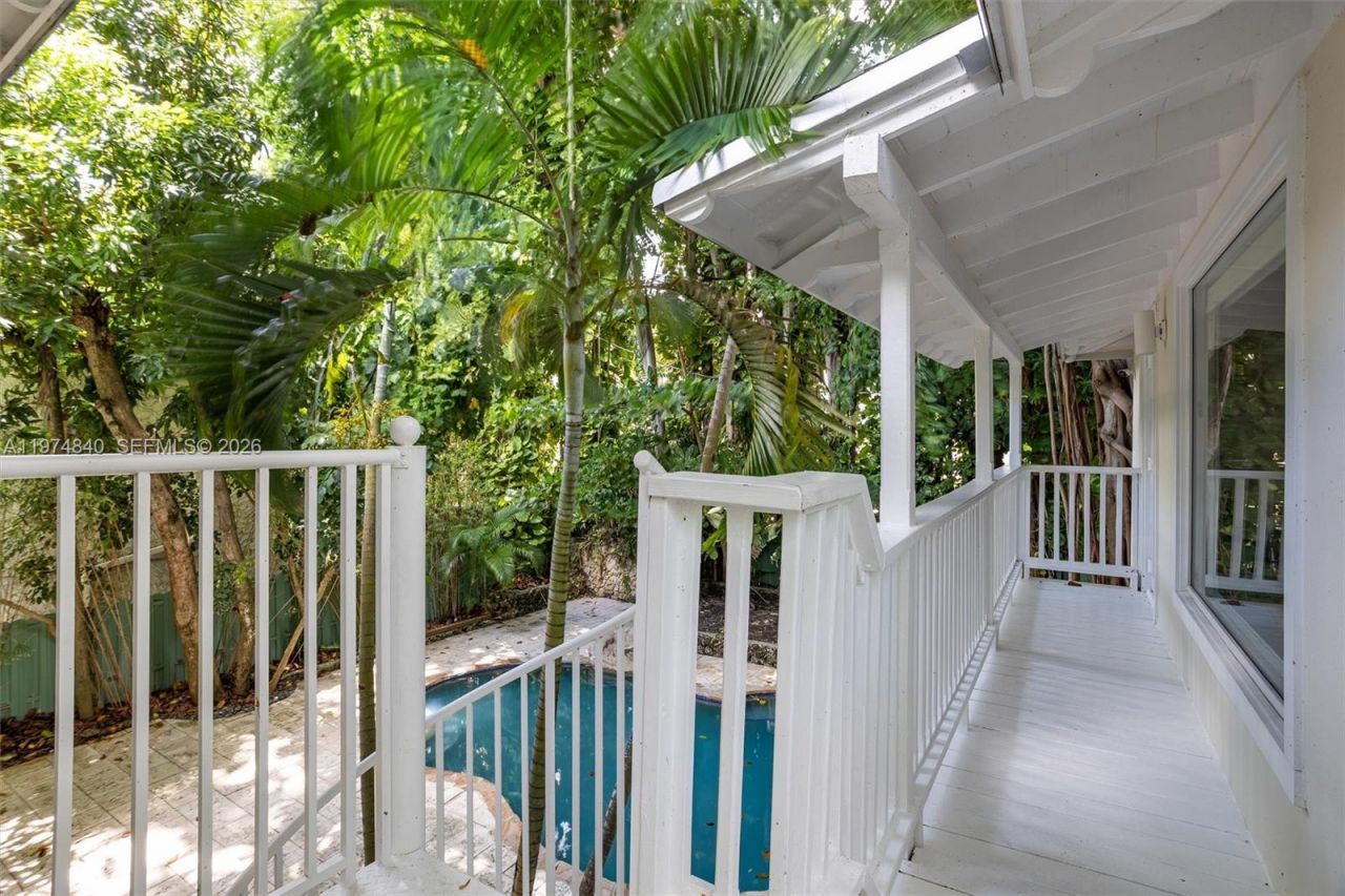 4286 S Douglas Rd , Miami, FL 33133 Photo