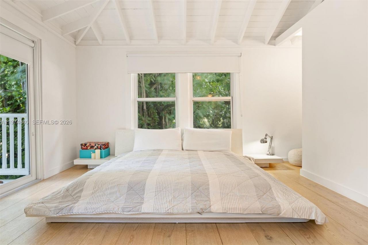 4286 S Douglas Rd , Miami, FL 33133 Photo