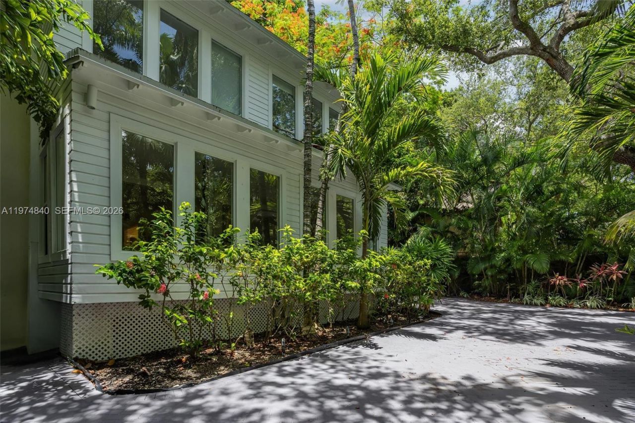 4286 S Douglas Rd , Miami, FL 33133 Photo