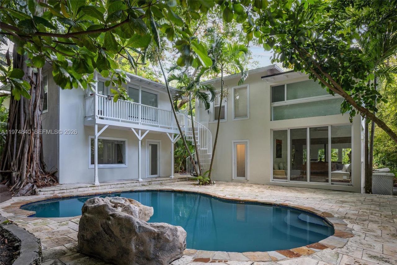 4286 S Douglas Rd , Miami, FL 33133 Photo