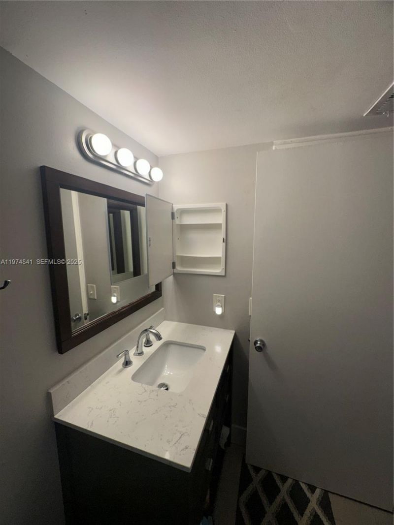 9491 S Palm Cir S , Unit 202, Pembroke Pines, FL 33025 Photo