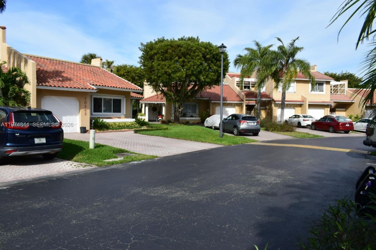 10255 NW 51nd Lane, Unit 10255, Doral, FL 33178 Photo