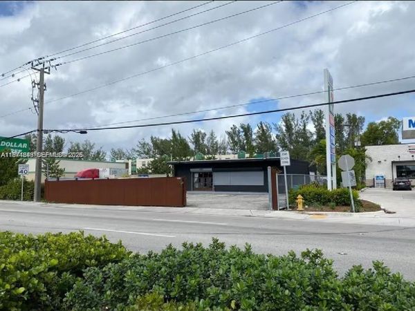 1235 NW 103rd St
Miami, FL 33147
$1,550,000