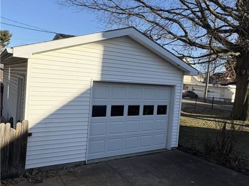 237 7th Street NW, New Philadelphia, OH 44663 Photo 3