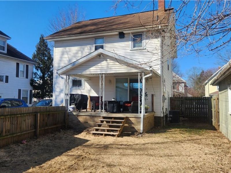 237 7th Street NW, New Philadelphia, OH 44663 Photo 4