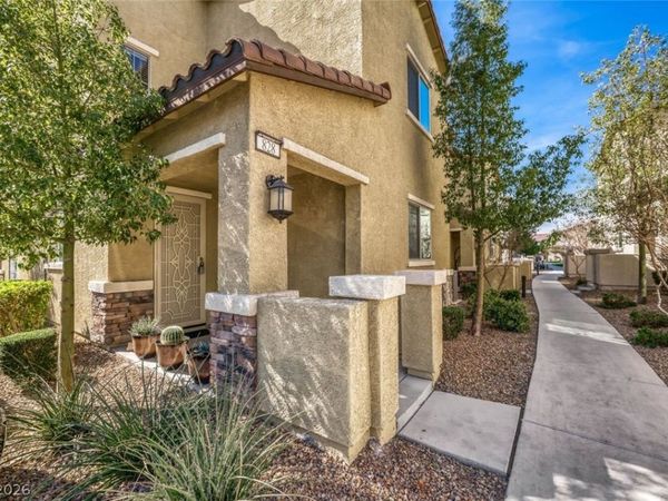 828 Grand Country Avenue , North Las Vegas, NV 89086