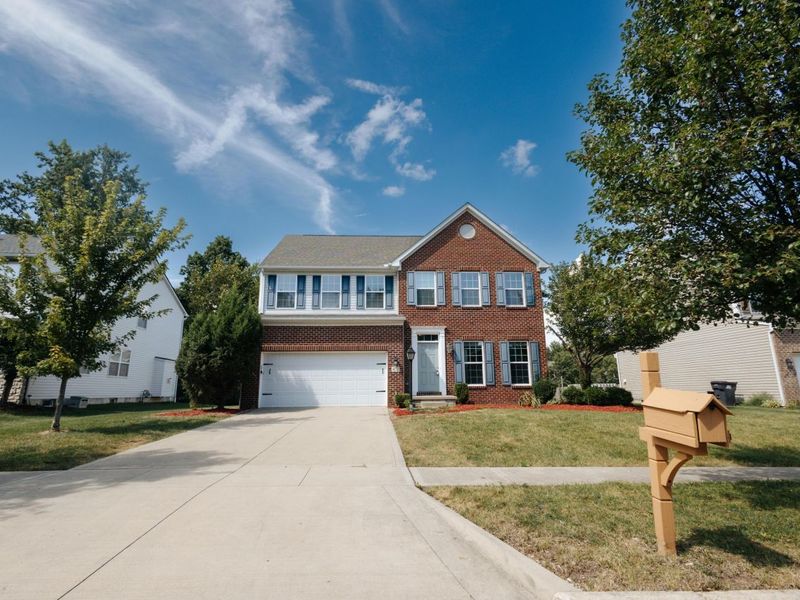 472 Trail W, Pataskala, OH 43062 Photo 1