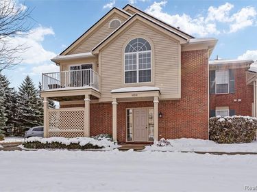 30210 Chesapeake Circle , Walled Lake, MI 48390