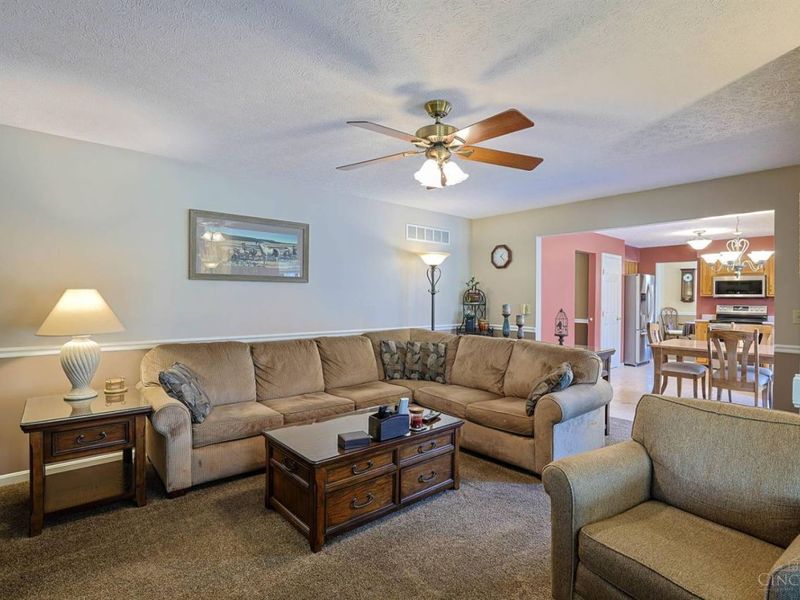 3330 Celedon Court, Cincinnati, OH 45251 Photo 12