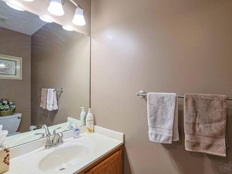 3330 Celedon Court, Cincinnati, OH 45251 Photo 30