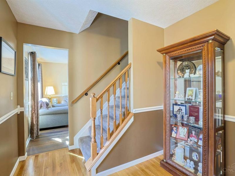 3330 Celedon Court, Cincinnati, OH 45251 Photo 5