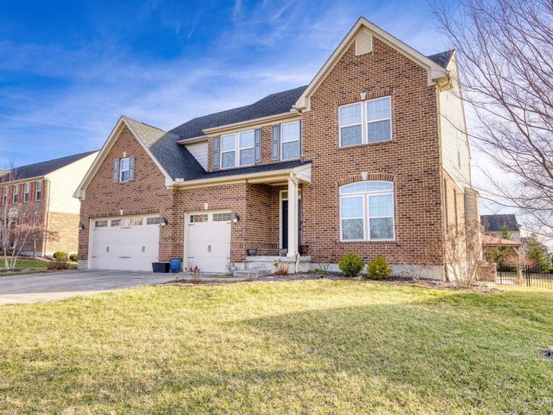 5663 E Senour Drive, West Chester, OH 45069 Photo 2