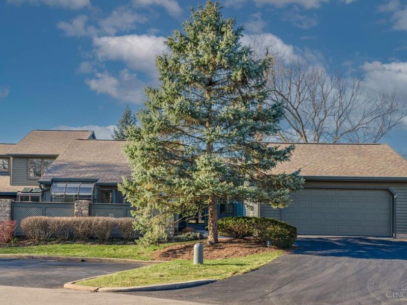 12 Muirfield Lane, Blue Ash, OH 45241 Photo 1