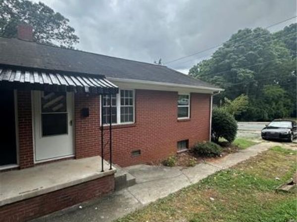 1114 W Academy Street , Winston-Salem, NC 27101