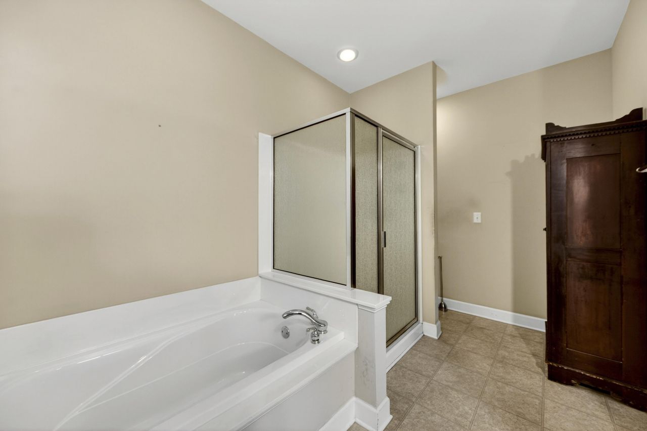 231 N Ainsdale Drive Photo 17