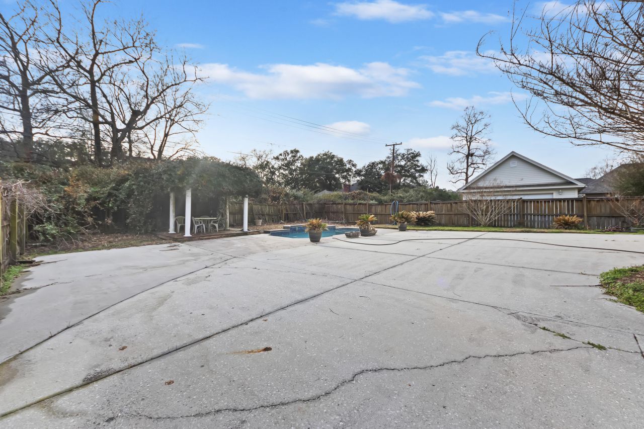 231 N Ainsdale Drive Photo 31