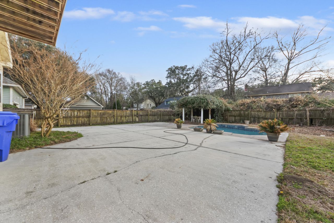 231 N Ainsdale Drive Photo 32