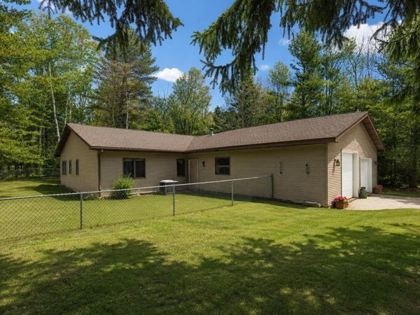 211 7th Street E, Northport, MI 00000