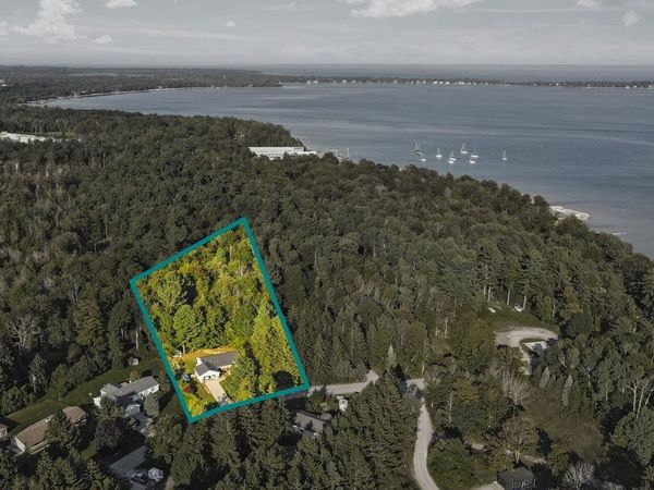 211 7th Street E, Northport, MI 00000