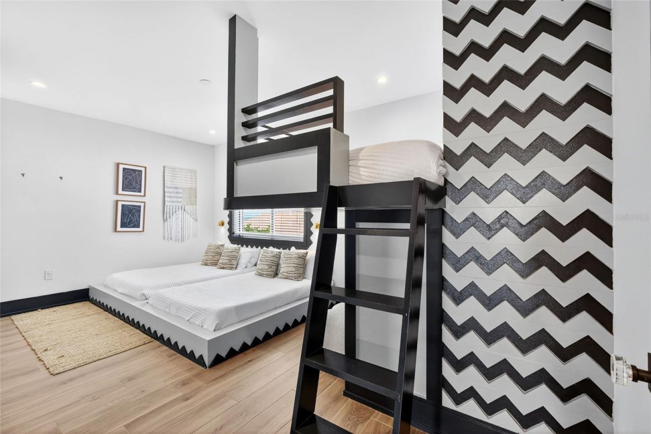 100 12th Street N, Bradenton Beach, FL 34217 Photo