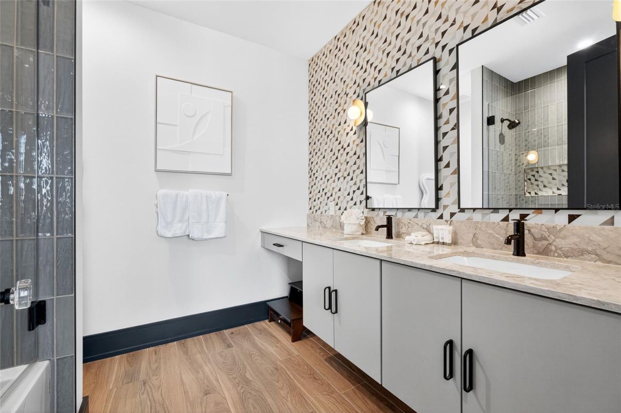 100 12th Street N, Bradenton Beach, FL 34217 Photo