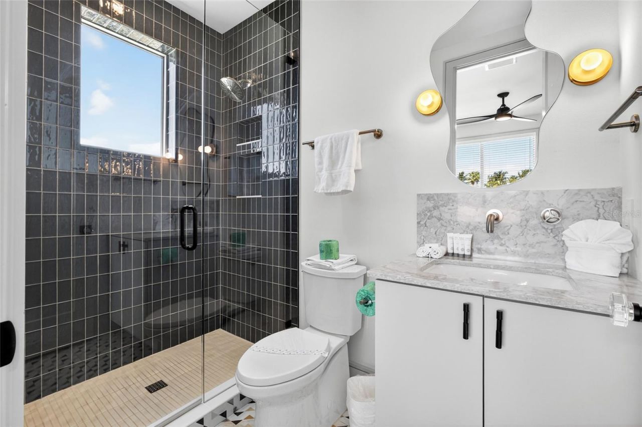 100 12th Street N, Bradenton Beach, FL 34217 Photo