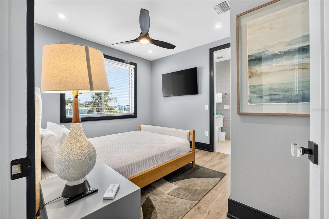 100 12th Street N, Bradenton Beach, FL 34217 Photo