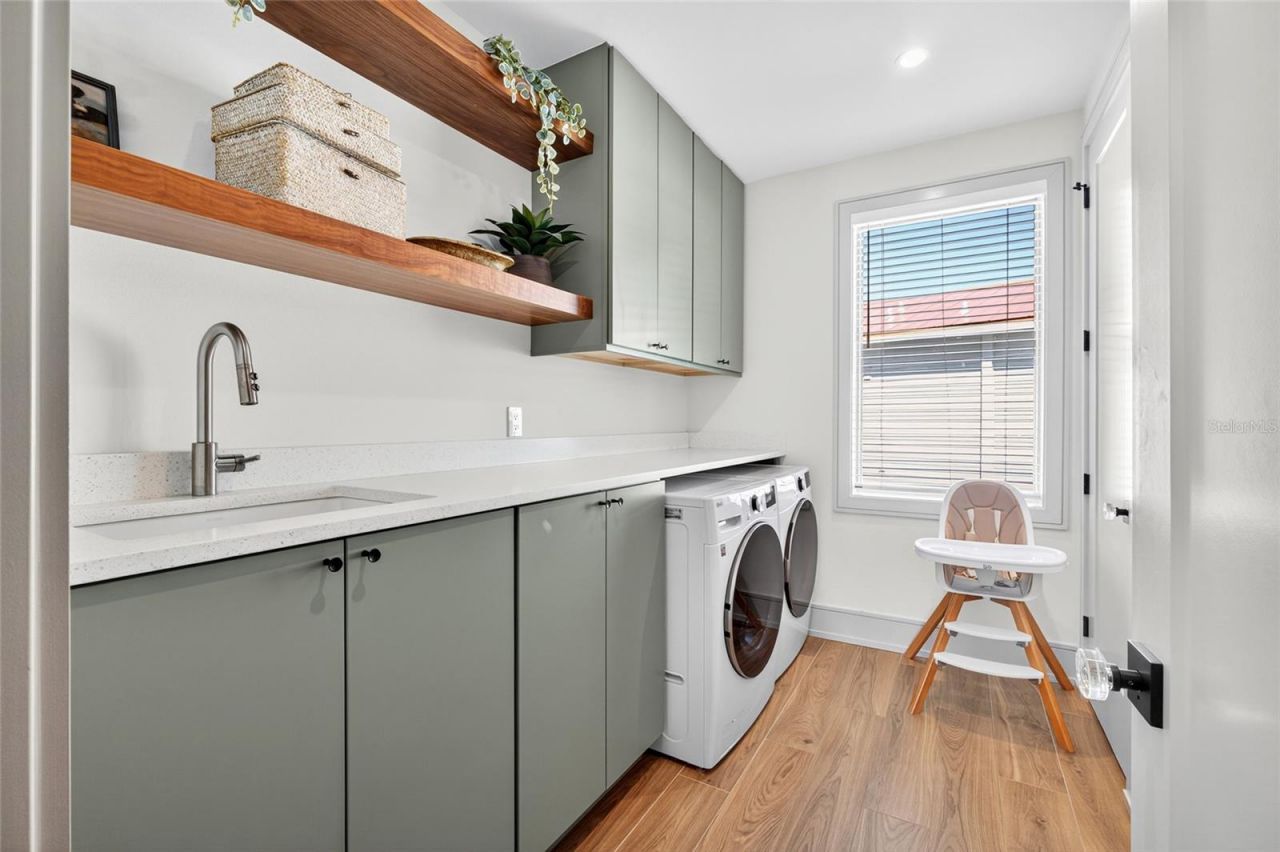 100 12th Street N, Bradenton Beach, FL 34217 Photo