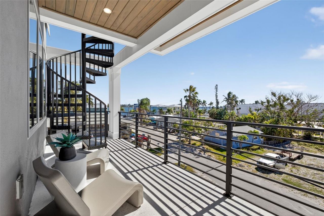 100 12th Street N, Bradenton Beach, FL 34217 Photo