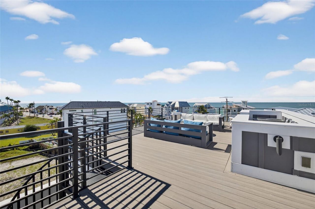 100 12th Street N, Bradenton Beach, FL 34217 Photo