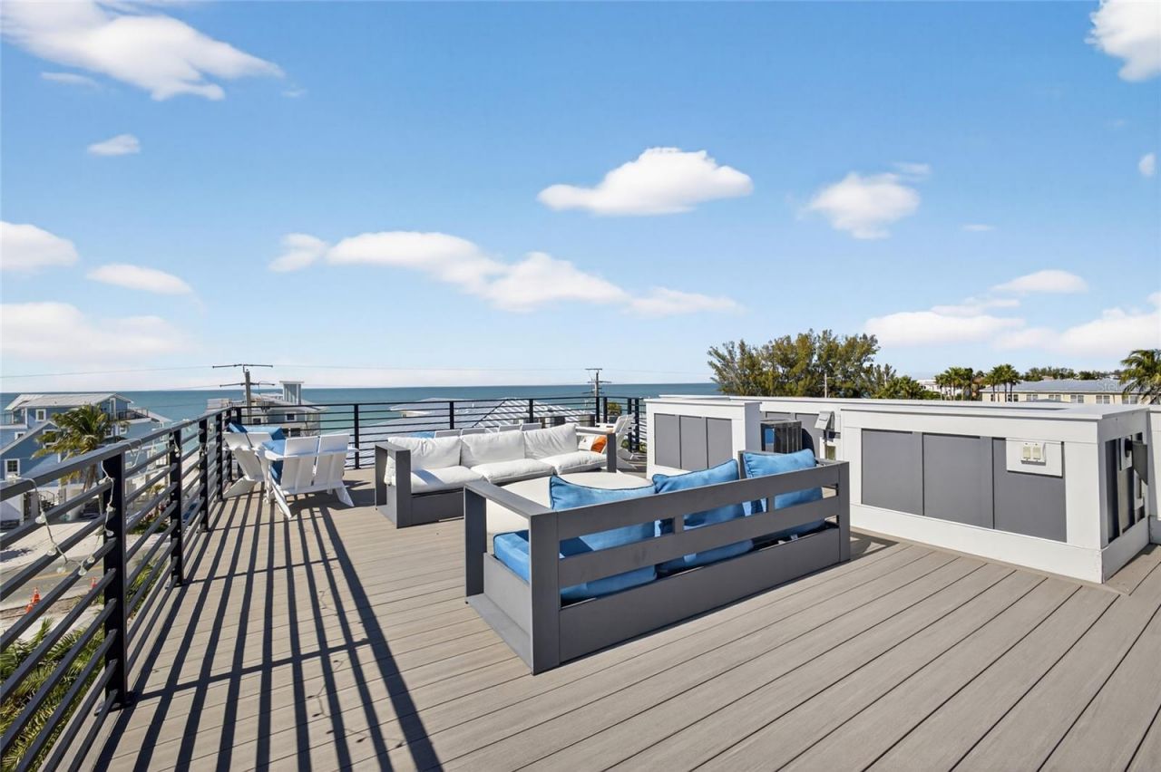 100 12th Street N, Bradenton Beach, FL 34217 Photo