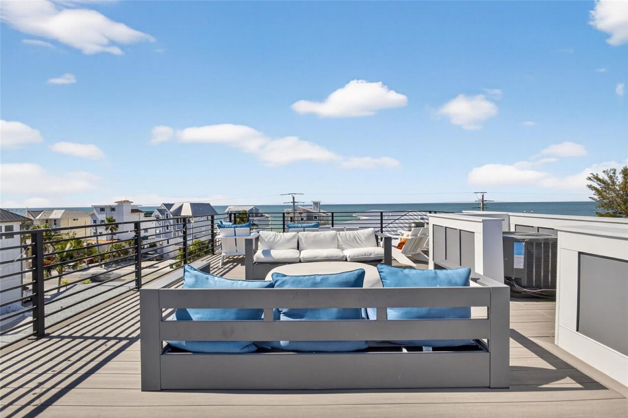 100 12th Street N, Bradenton Beach, FL 34217 Photo