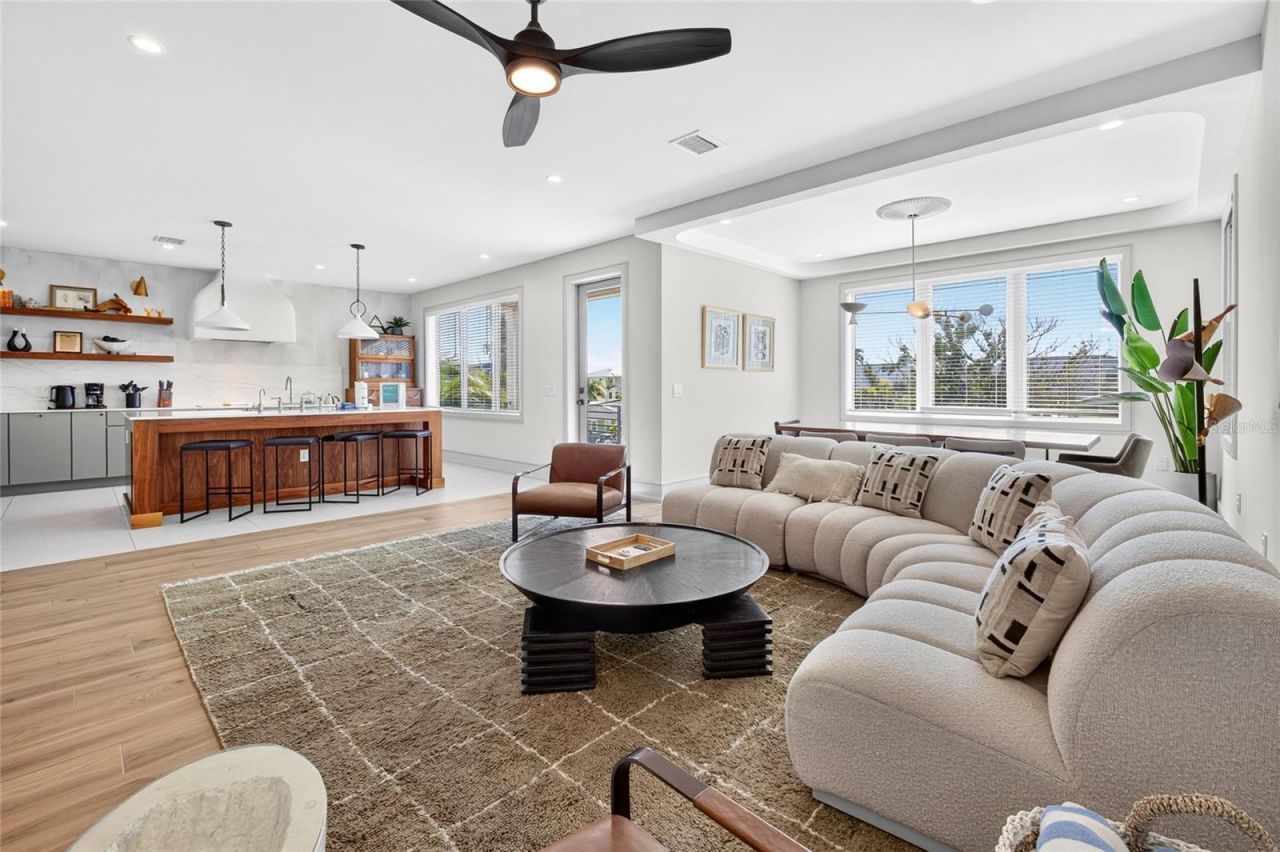 100 12th Street N, Bradenton Beach, FL 34217 Photo