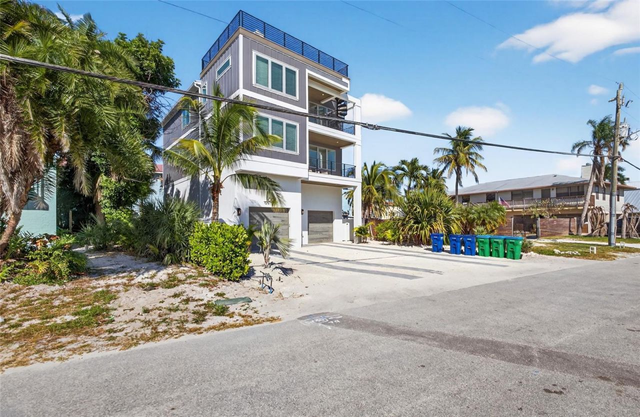 100 12th Street N, Bradenton Beach, FL 34217 Photo