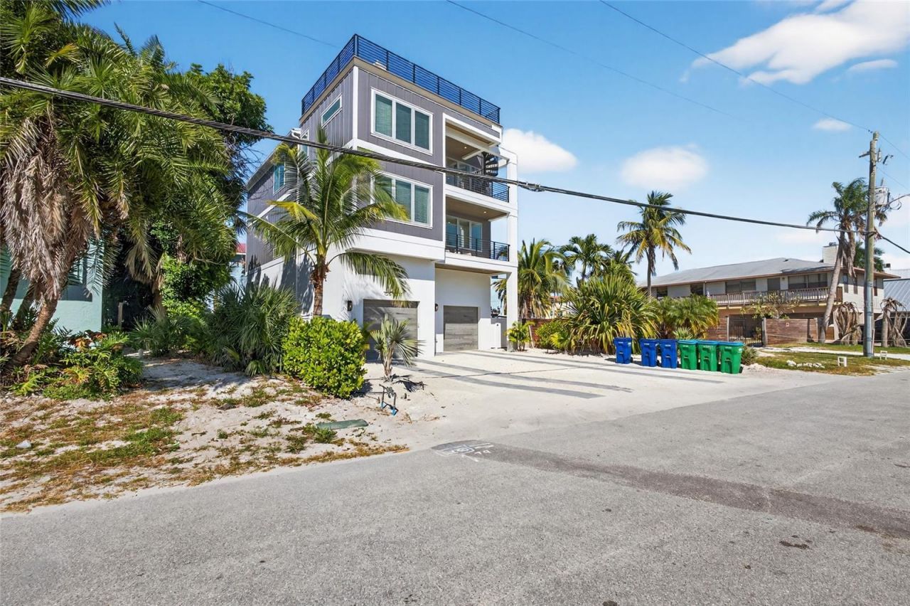 100 12th Street N, Bradenton Beach, FL 34217 Photo