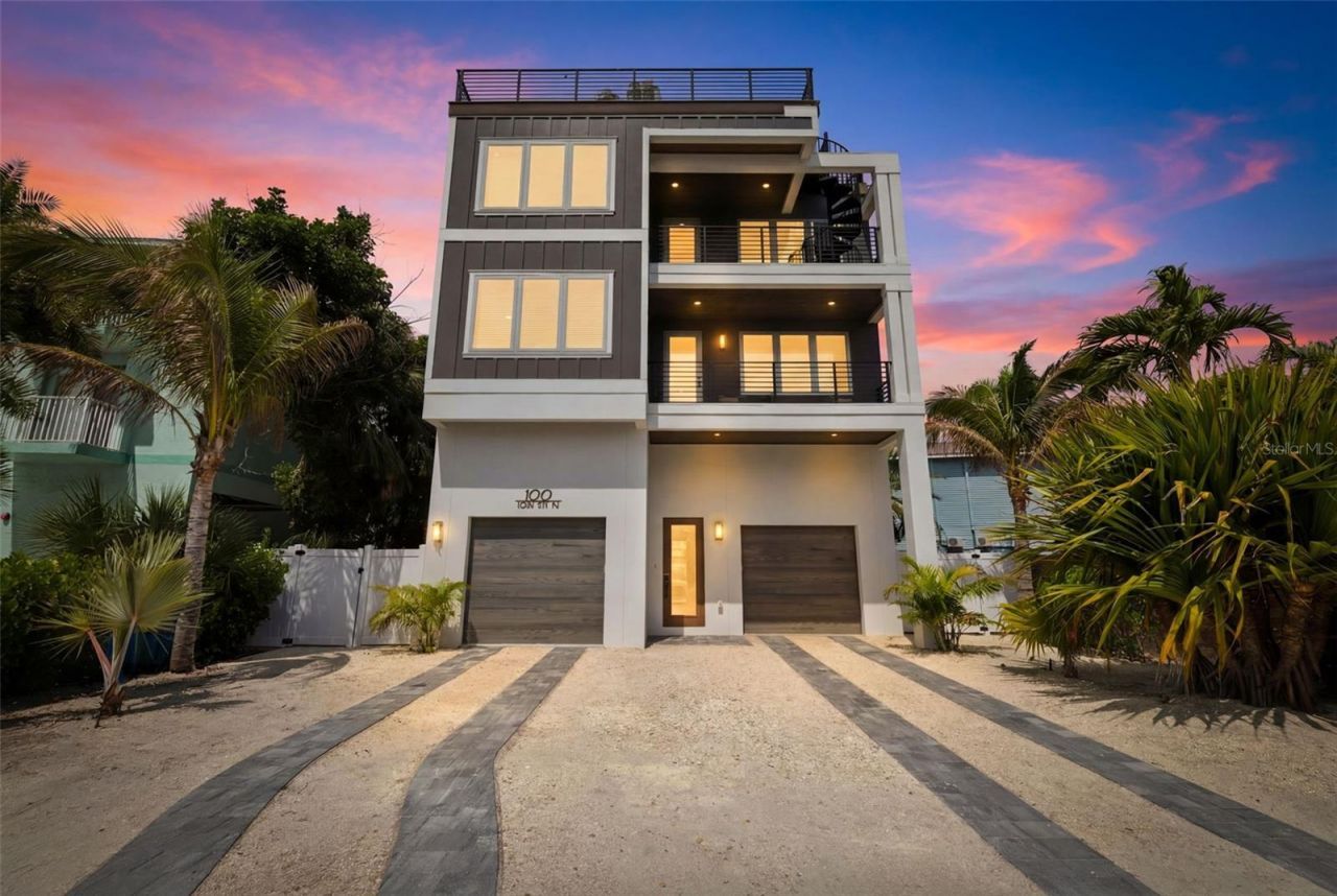 100 12th Street N, Bradenton Beach, FL 34217 Photo