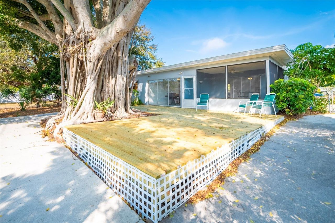 13840 94th Avenue , Seminole, FL 33776 Photo