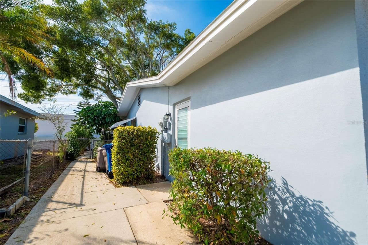 13840 94th Avenue , Seminole, FL 33776 Photo