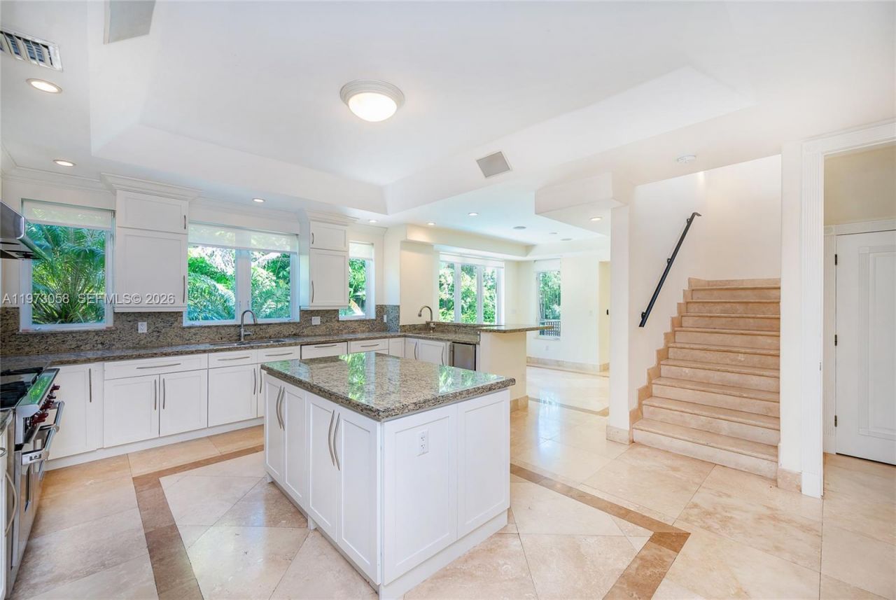 541 S Mashta Dr , Key Biscayne, FL 33149 Photo