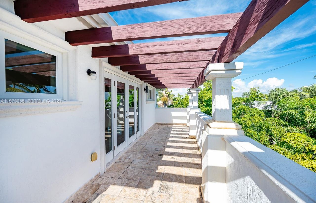 541 S Mashta Dr , Key Biscayne, FL 33149 Photo